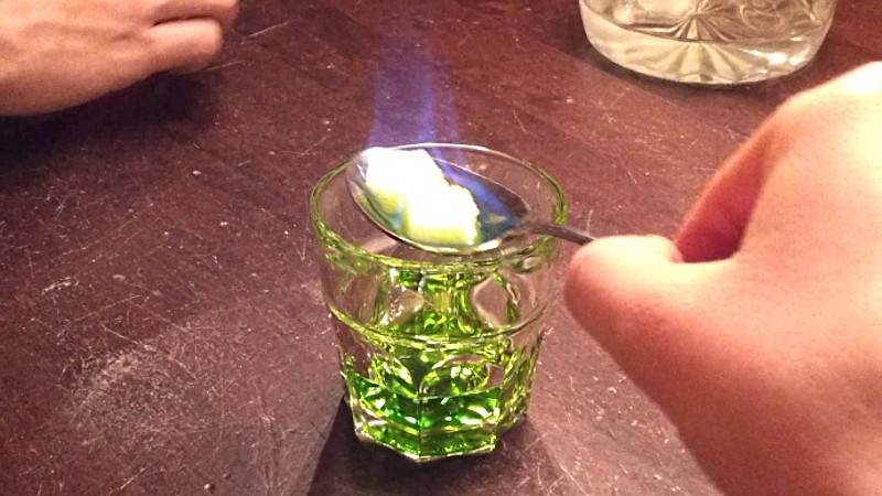 Чешский способ употребления абсента